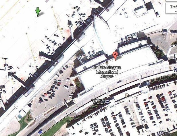 Google Maps làm mờ hình ảnh sân bay quốc tế Buffalo Niagara ở New York, Mỹ. Khi xem ảnh chụp bằng Google Maps, mọi người chỉ nhìn thấy nhiều mảng màu trắng mà không thể nhìn rõ chi tiết của sân bay này.