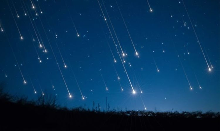 Để quan sát hiện tượng này, người đam mê thiên văn Việt Nam hãy chọn những địa điểm quan sát có góc nhìn rộng, ít ô nhiễm (bụi, ánh sáng). Khi ấy, mọi người có thể ngắm mưa sao băng Delta Aquarids mà không cần tới bất cứ dụng cụ thiên văn nào.