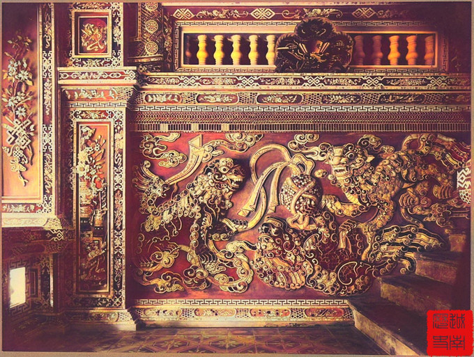 Hệ thống sân khấu nằm ở giữa tầng 1, khán đài được thiết kế ở cả hai tầng phía xung quanh sân khấu.