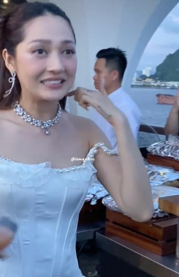 Nhan sac va voc dang Bao Anh lieu con phong do voi camera thuong?-Hinh-3