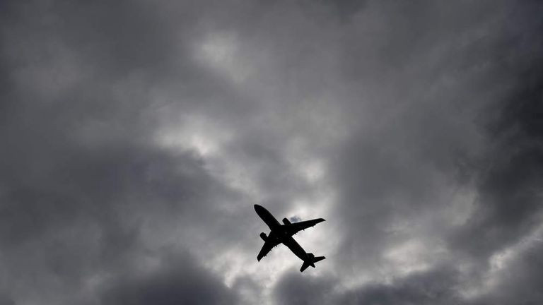 Theo thống kê, từ năm 1972 đến nay, hơn 20.000 người mất tích bí ẩn, không để lại bất cứ dấu vết nào tại "Tam giác Alaska". Dù giới chức trách và các chuyên gia nỗ lực điều tra, tìm kiếm nhưng vẫn không tìm được dấu vết, bằng chứng nào giúp xác định các nạn nhân đã gặp chuyện gì, còn sống hay đã chết.