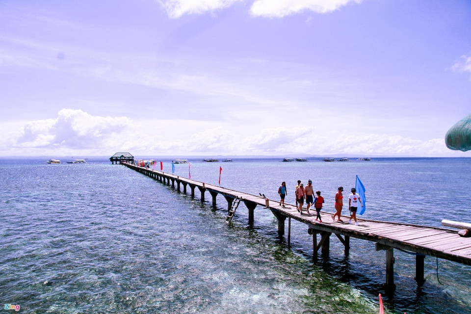 Cebu là thành phố nổi tiếng ở Philippines hấp dẫn nhiều người thích làm việc từ xa tới sinh sống và làm việc. Nơi đây có hàng trăm hòn đảo lớn nhỏ với nhiều hoạt động vui chơi hấp dẫn.