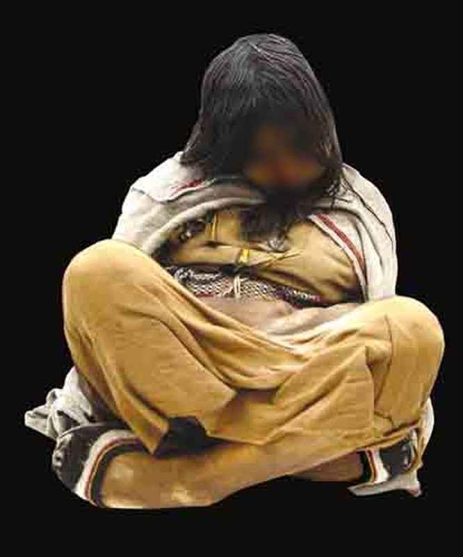 Đặc biệt, 3 đứa trẻ đều ăn lá coca (nguồn gốc của cocain) và uống rượu một cách đều đặn. Trong đó, Llullaillaco Maiden sử dụng lượng rượu và lá coca nhiều hơn 2 đứa trẻ còn lại.