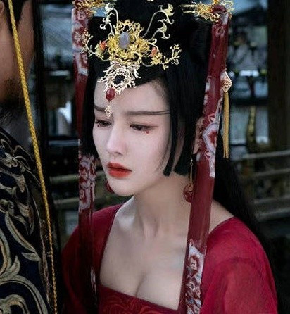 Nhan sắc 3 nữ diễn viên đóng nàng Đát Kỷ đang gây tranh luận - Hình 2 Nhan sac 3 nu dien vien dong nang Dat Ky dang gay tranh luan-Hinh-2