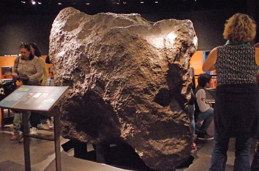 Năm 1993, thiên thạch Cape York hay còn gọi Agpalilik được tìm thấy ở Greenland. Nó có trọng lượng gần 20 tấn.