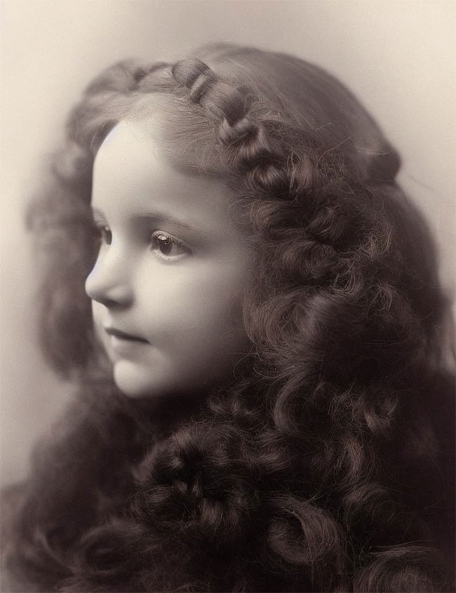 Sau một thời gian làm việc ở Marlow, Ellen bắt đầu buồn ngủ nhiều hơn và xuất hiện những cơn đau đầu thường xuyên. Điều này đã ảnh hưởng đến công việc của cô. Do đó, về sau, Ellen mất công việc bảo mẫu.