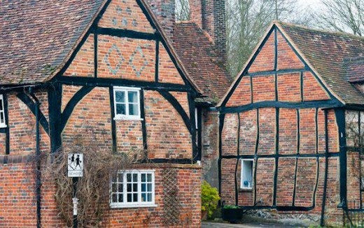 Câu chuyện về “người đẹp ngủ” Ellen nhanh chóng lan rộng và nhiều người đã tìm đến nhà của cô để tận mắt nhìn thấy cô gái "đặc biệt" này. Một số người đã trợ giúp tiền bạc cho gia đình của Ellen để giúp cô điều trị, sớm ngày tỉnh dậy.