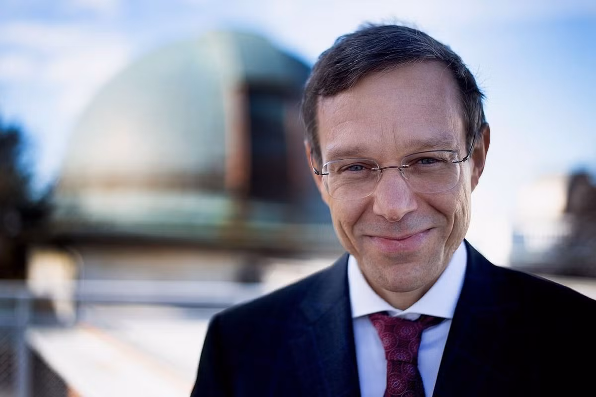 Dự án Galileo tập hợp nhiều chuyên gia nhằm tìm kiếm dấu hiệu của UFO và các vật thể giữa các vì sao thông qua các đài quan sát thiên văn.