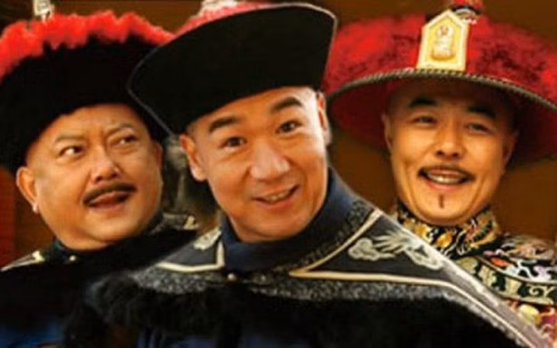 Trong quá trình khai quật, các nhà khảo cổ vô cùng bất ngờ khi tìm thấy 7 bộ hài cốt nữ giới được chôn cùng Kỷ Hiểu Lam. Theo các kiểm tra, những phụ nữ này đã thực hiện tập tục tuẫn táng. Thân phận của họ về sau được xác định là thê thiếp của vị quan nhà Thanh này.