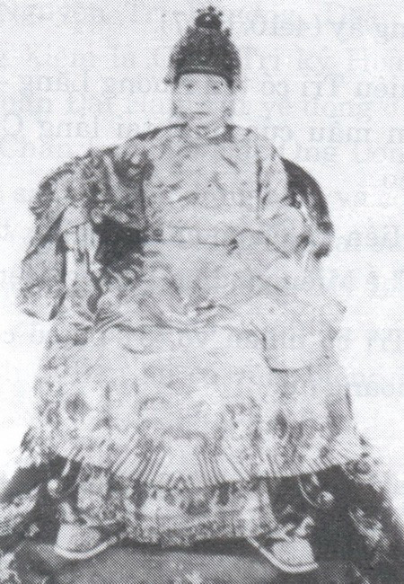 Thái hậu Từ Dụ (20/6/1810 - 22/5/1901) là trưởng nữ của Lễ bộ Thượng thư Đức Quốc công Phạm Đăng Hưng. Bà là quý phi của hoàng đế Thiệu Trị và là mẹ ruột của vua Tự Đức. Thái hậu Từ Dụ là một trong những mỹ nhân nhà Nguyễn quyền lực, nổi tiếng trong lịch sử Việt Nam.