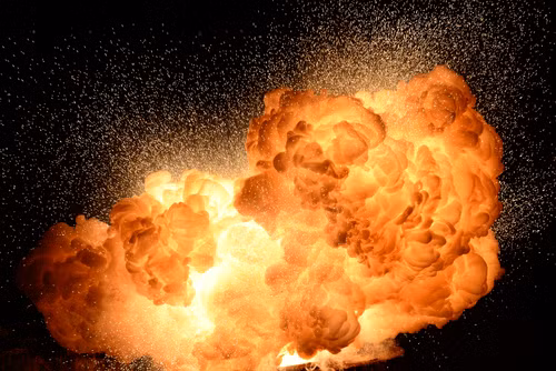 Một nhà thờ ở thị trấn Beatrice, bang Nebraska, Mỹ bị phát nổ vào khoảng 19h25 phút (giờ địa phương) ngày 1/3/1950. Trước khi xảy ra thảm kịch này, dàn hợp xướng nhà thờ gồm 15 thành viên luôn bắt đầu luyện tập vào 19h15.