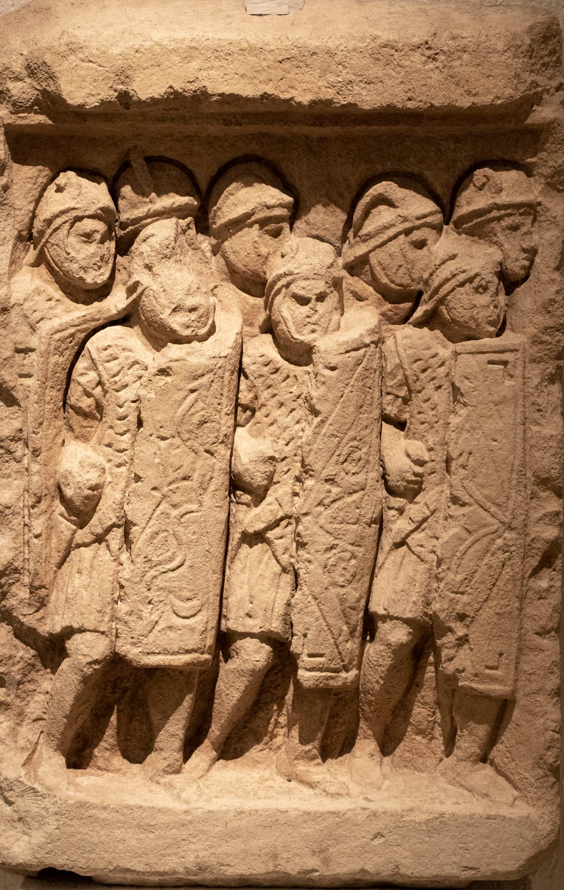 Tham gia trận chiến tranh giành quyền lực này, 2 bên huy động quân số lên tới 300.000 người.