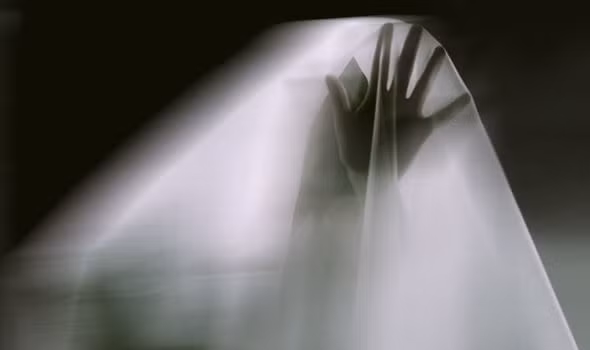 Tiến sĩ Duncan chọn 6 bệnh nhân sắp qua đời để tham gia thí nghiệm. Ngay sau khi bệnh nhân qua đời, ông đã đặt thi hài họ lên cân công nghiệp Fairbanks - loại cân có độ chính xác cao.