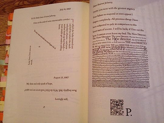 House of Leaves là cuốn tiểu thuyết đầu tay House of Leaves của Mark Z. Danielewski. Khác với những cuốn sách thông thường đọc từ đầu đến cuối, tác phẩm House of Leaves khiến độc giả phải khá vất vả mới có thể đọc được.