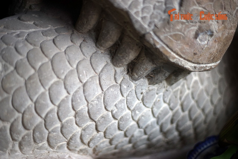 Đến năm 1096 thì Lê Văn Thịnh dính vào vụ án hồ Dâm Đàm, bị lưu đày rồi mất do tuổi cao sức yếu. Trong vụ án này, ông bị kết tôi mưu phản nhưng được vua miễn tội chết. Dân gian kể rằng, khi vua du ngoạn ở hồ Dâm Đàm, ông đã hóa thành hổ với mưu toan giết vua.