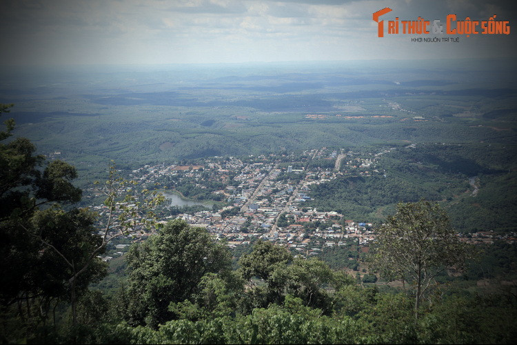 Ông phân công người chị là My Lơm trông coi vùng đất ở khu vực gần sông Vàm Cỏ (hiện nay) và cô em My Giêng cai quản vùng đất Đăk Lung – tức sông Bé ngày nay và những vùng xung quanh.