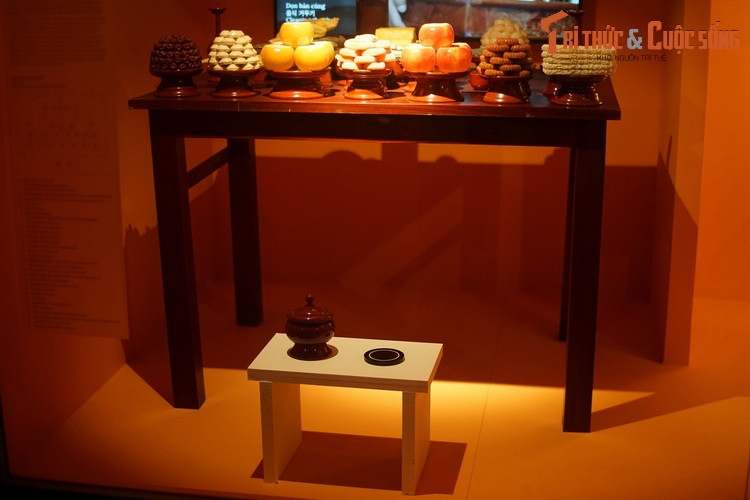 Bàn cúng Tết Trung thu của người Hàn Quốc thời Joseon.