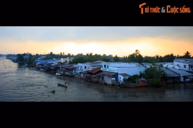 Khu dân cư bên sông Ba Láng, huyện Châu Thành A, tỉnh Hậu Giang.
