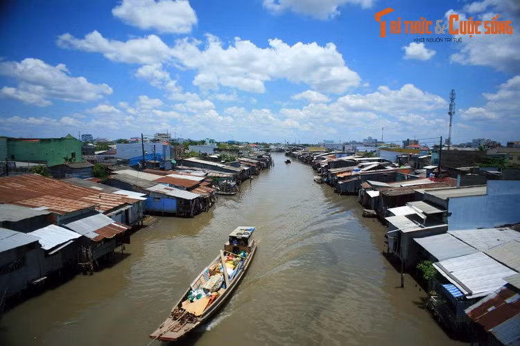 Kênh xáng Cà Mau ở thành phố Cà Mau, tỉnh Cà Mau.