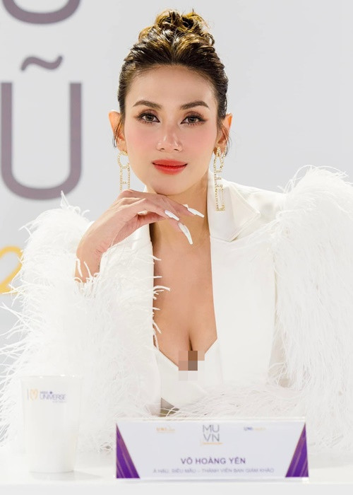 Bạn trai cũng thay đổi vì Võ Hoàng Yến.