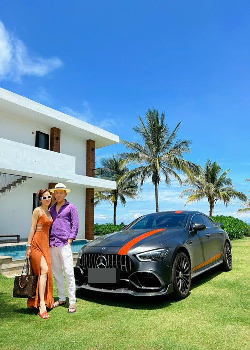 Ít ngày trước, trong một bài phỏng vấn, Phương Trinh Jolie chia sẻ: “Dù tận thế, Lý Bình vẫn yêu tôi”. Nhiều người cho rằng còn quá sớm để cô tuyên bố bất cứ điều gì về hôn nhân, bạn đời.