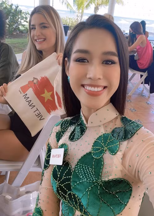 Nhiều người cho rằng Hoa hậu Đỗ Thị Hà nên chọn nội y dáng quây. Ảnh: VTV