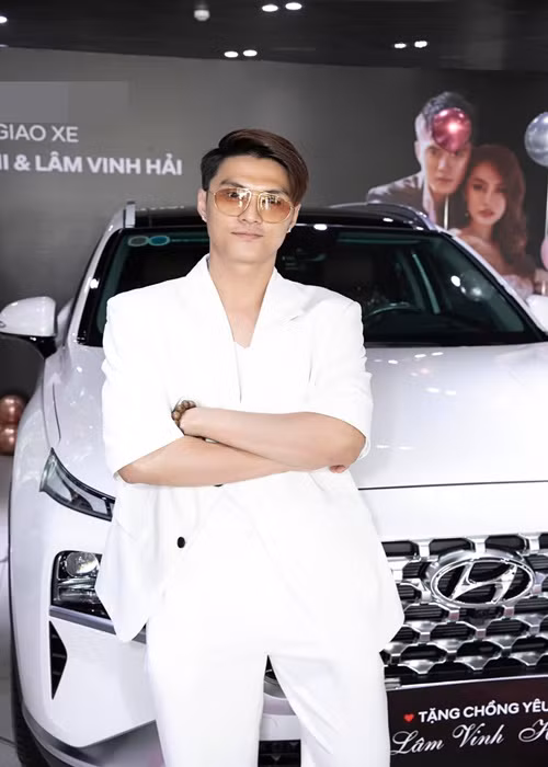 Lâm Vinh Hải gửi lời cảm ơn đến người bạn đời vì món quà.