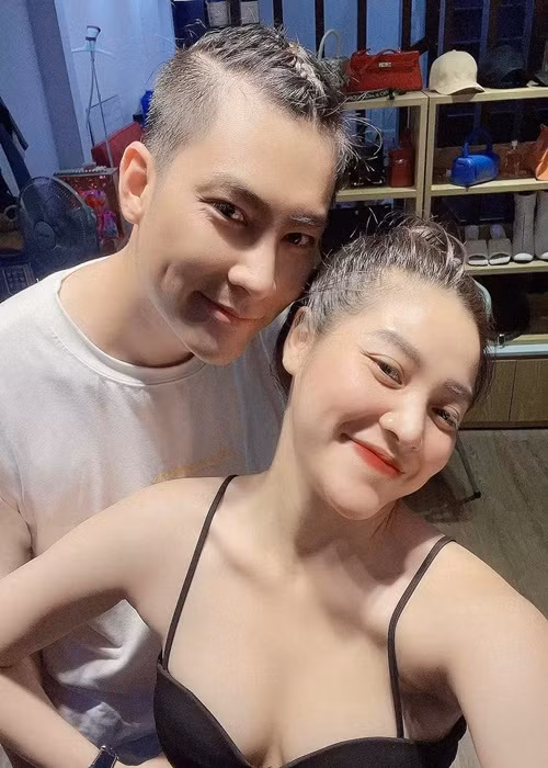 Gần đây, Phi Hùng tung ảnh bên Trần Yến, khẳng định vẫn bên nhau. Đáng chú ý, khi được một người bạn khen có tướng phu thê với Trần Yến, Phi Hùng đáp lại: "Chuẩn bị cưới rồi anh".