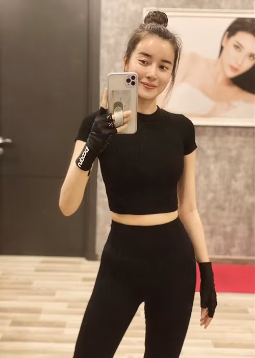 Khi chia tay, Cao Thái Hà không trả lại nhà cho bạn trai cũ. Ảnh: FBNV