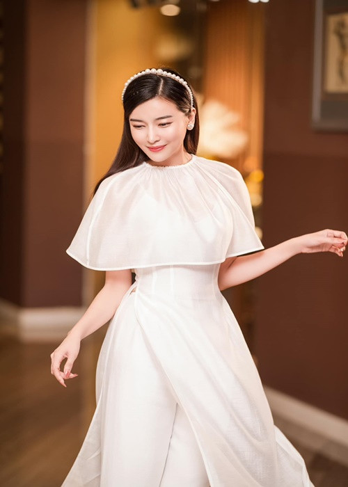 Mới đây, Cao Thái Hà mất điểm vì phát ngôn muốn kết duyên vợ chồng với ba ruột vào kiếp sau. Ảnh: FBNV