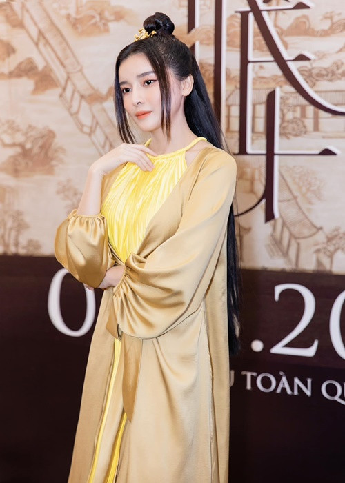 Theo Cao Thái Hà, để có được cảnh nóng bạo liệt trong "Kiều", cô đã phải trải qua quá trình quay rất cực khổ. Khi vào vai Hoạn Thư, Cao Thái Hà nhập tâm đến mức không bận tâm mình hở chỗ nào hay động cái gì dù đã được trang bị đồ bảo hộ.