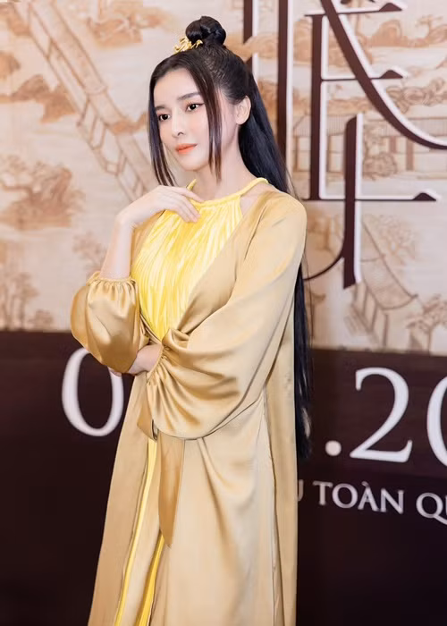 Theo Cao Thái Hà, để có được cảnh nóng bạo liệt trong "Kiều", cô đã phải trải qua quá trình quay rất cực khổ. Khi vào vai Hoạn Thư, Cao Thái Hà nhập tâm đến mức không bận tâm mình hở chỗ nào hay động cái gì dù đã được trang bị đồ bảo hộ.