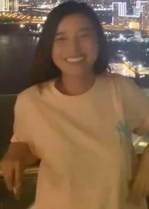 Năm 2020, Cao Thái Hà vướng ồn ào hút thuốc phì phèo ở ban công tại nhà riêng. Số đông khán giả chỉ trích nữ diễn viên bởi cho rằng hành động của cô có thể ảnh hưởng tiêu cực đến người hâm mộ.