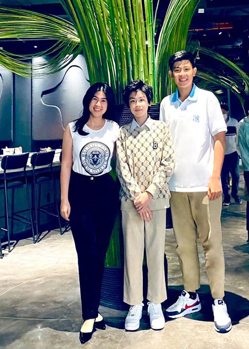 Vợ cũ Phước Sang khoe con trai cao 1m88, bảnh như hotboy ở tuổi 15 Vo cu Phuoc Sang khoe con trai cao 1m88, banh nhu hotboy o tuoi 15