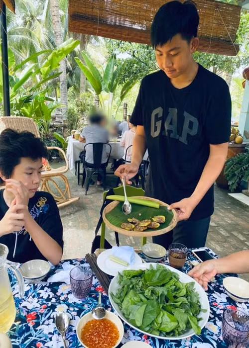 Kim Thư từng không chia sẻ hình ảnh các con trong thời gian dài. Ảnh: FBNV