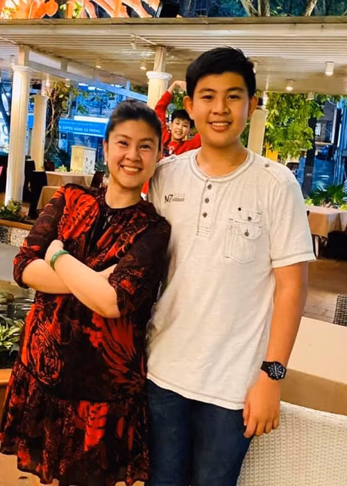 Hai con trai của Phước Sang nay lớn phổng phao. Ảnh: FBNV