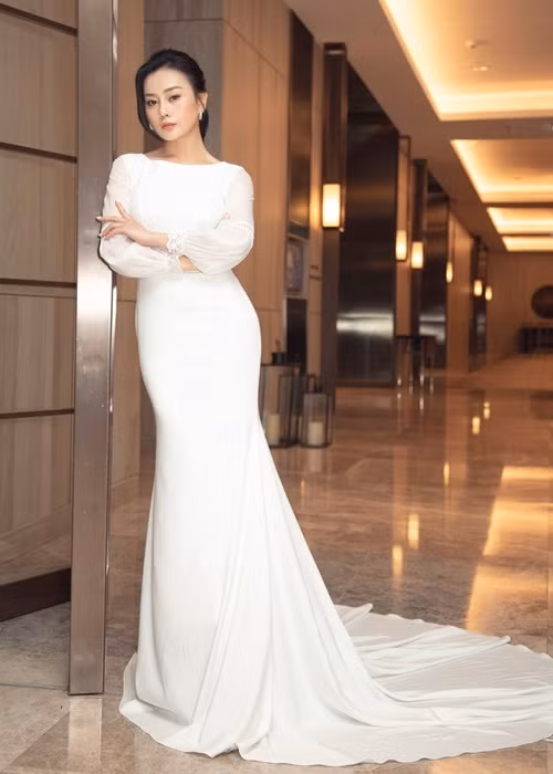 Phương Oanh cho hay, cô không biết nhiều về Vĩnh Thụy trước đó nhưng khi làm việc chung, cô có thiện cảm bởi sự lịch lãm, ga lăng.