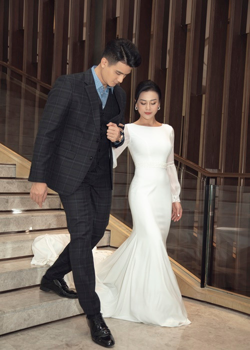 Mới đây, Phương Oanh và Vĩnh Thụy hội ngộ tại một sự kiện. Cả hai có chút ngượng ngùng.