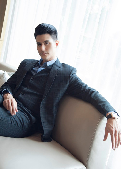 Vĩnh Thụy sinh năm 1988, bắt đầu làm mẫu từ năm 16-17 tuổi và nhanh chóng nổi tiếng.