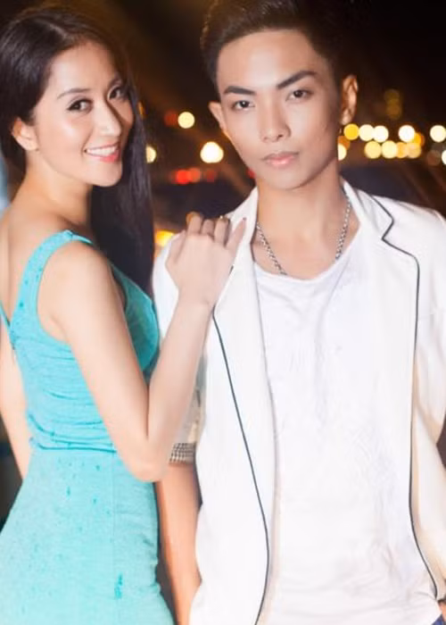 Phan Hiển hiện tại gắn bó với Khánh Thi. Mối quan hệ giữa hai người bắt đầu từ tình cô – trò khi Khánh Thi dạy Phan Hiển bộ môn dancesport. Ảnh: FBNV