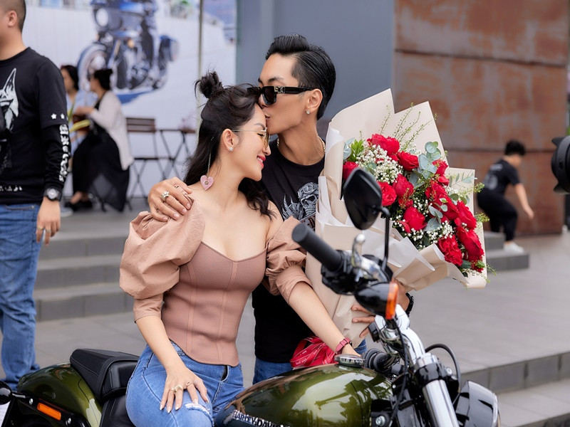 Khánh Thi bí mật đặt xe từ 6 tháng trước. Ảnh: Dân Việt