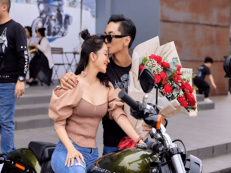 Khánh Thi bí mật đặt xe từ 6 tháng trước. Ảnh: Dân Việt