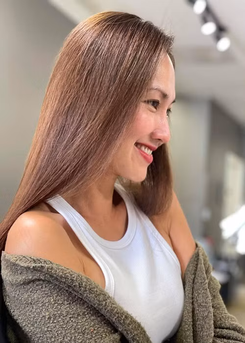 Kim Hiền vẫn giữ được nét đẹp trẻ trung như thời con gái.