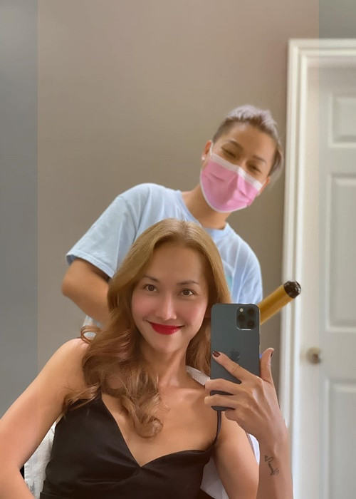 Năm 2014-2015, khi sự nghiệp diễn xuất đang lên, Kim Hiền quyết định định cư ở Mỹ cùng chồng.