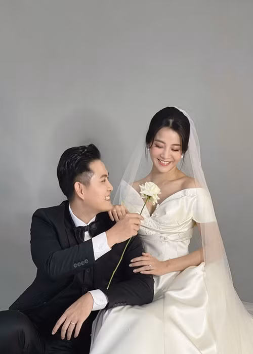 Nữ diễn viên Karen Nguyễn vừa chia sẻ loạt ảnh cưới. Nửa kia của cô là doanh nhân Lưu Chấn Bang. Ảnh: Dân Việt