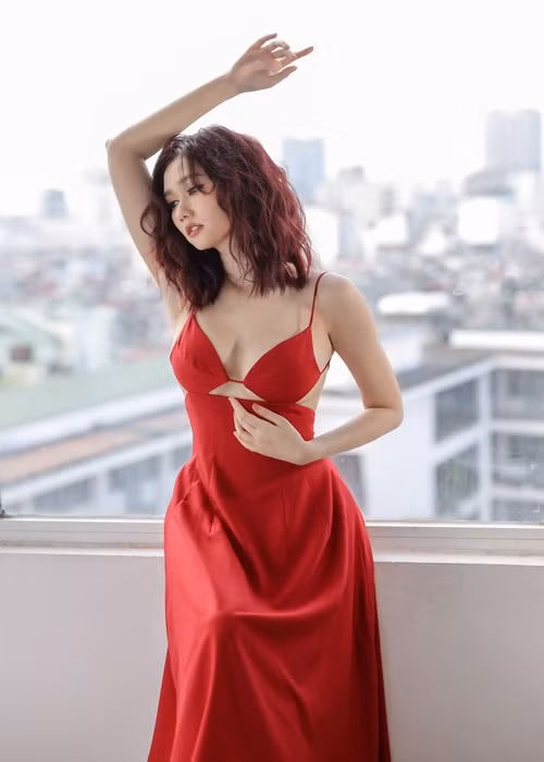 Bạn gái cũ của Đình Tú trải lòng về tuổi 33: "Một chút ngọt ngào tô điểm cho tuổi mới, mong những điều tốt đẹp hơn sẽ đến thật dịu dàng".