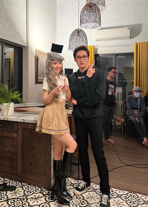 Đình Tú chia sẻ ảnh hậu trường "Thương ngày nắng về" 2.