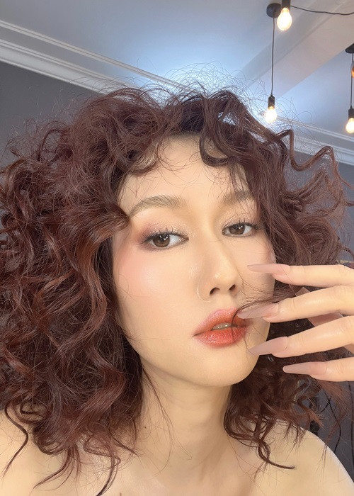 Nữ diễn viên phim "Cô gái nhà người ta" được khen gợi cảm gấp bội phần khi "không thuộc về ai".