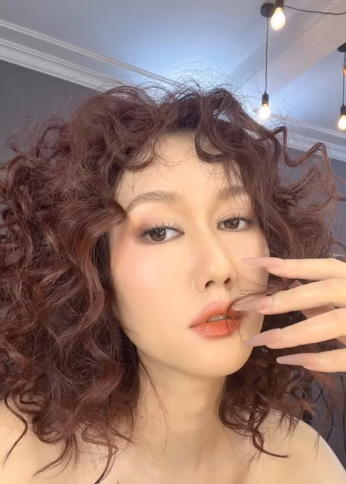 Nữ diễn viên phim "Cô gái nhà người ta" được khen gợi cảm gấp bội phần khi "không thuộc về ai".