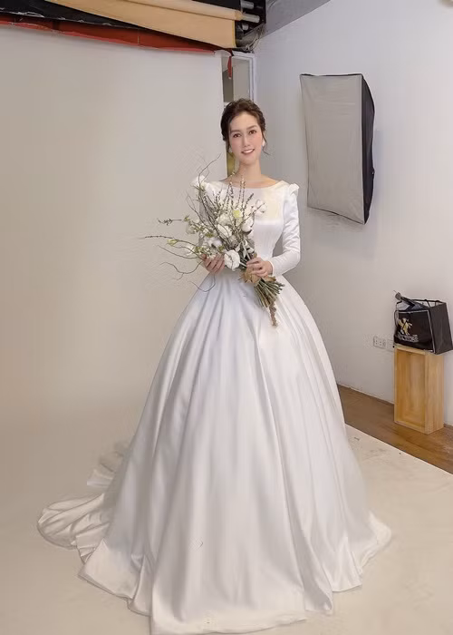 Nữ diễn viên đặt ra những mục tiêu mới để phấn đấu và hướng tới lối sống tích cực, yêu bản thân nhiều hơn, hưởng thụ cuộc sống nhiều hơn.